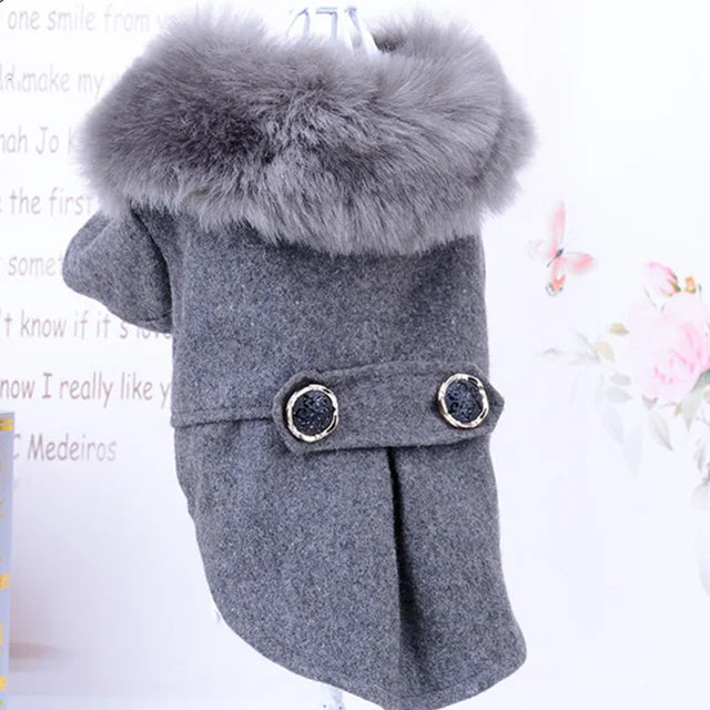 Chaqueta con cuello de piel para mascotas