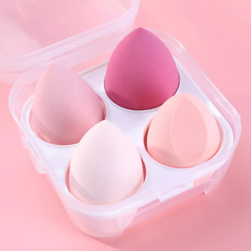 4 esponjas de maquillaje.