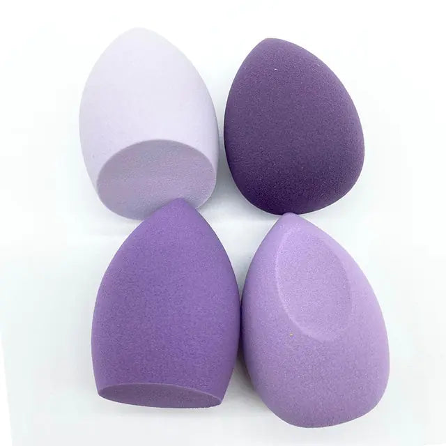 4 esponjas de maquillaje.