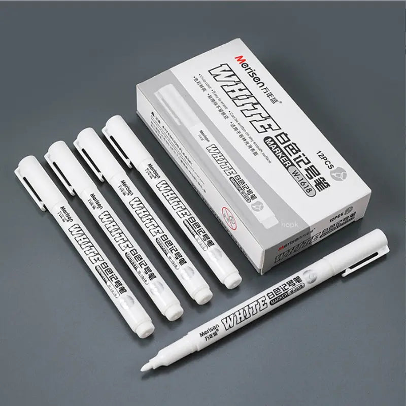 Bolígrafo de gel marcador blanco.