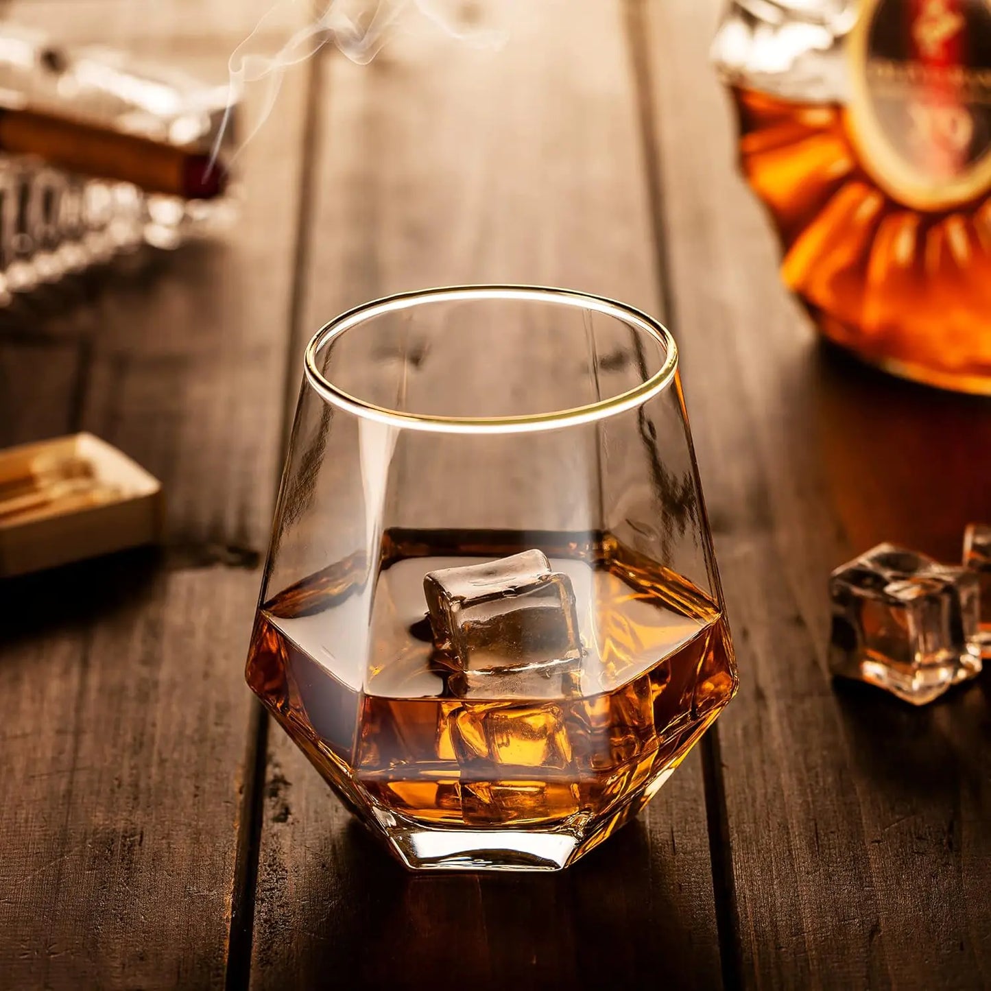 Juego de 2 vasos de whisky con borde dorado y forma de diamante