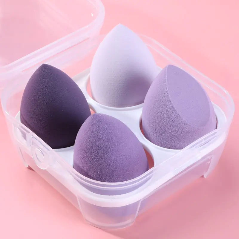 4 esponjas de maquillaje.