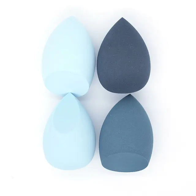 4 esponjas de maquillaje.