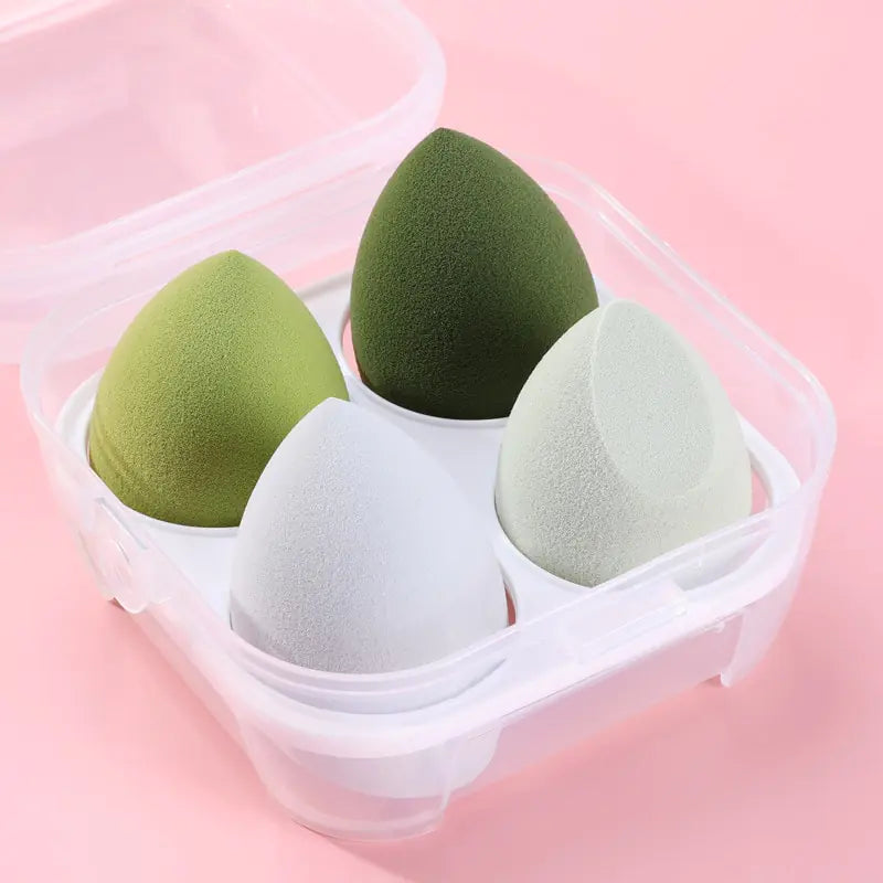 4 esponjas de maquillaje.