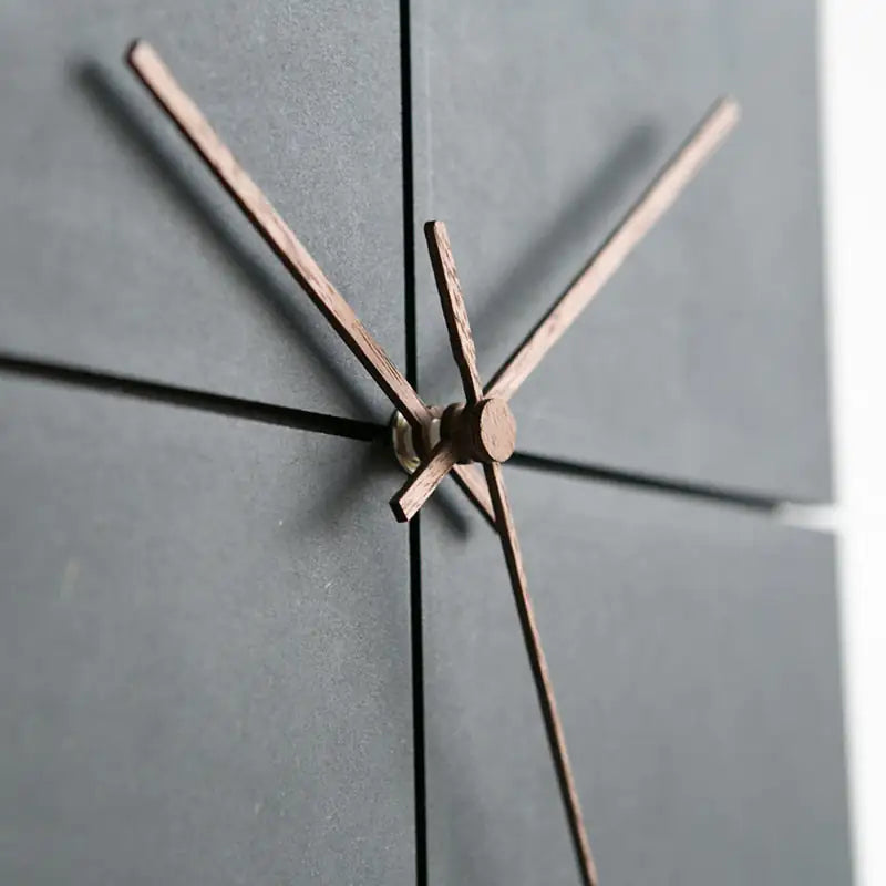 Reloj de pared negro estilo nórdico