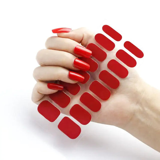 Arte de uñas rojo carmesí