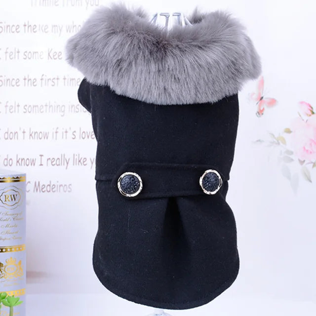 Chaqueta con cuello de piel para mascotas