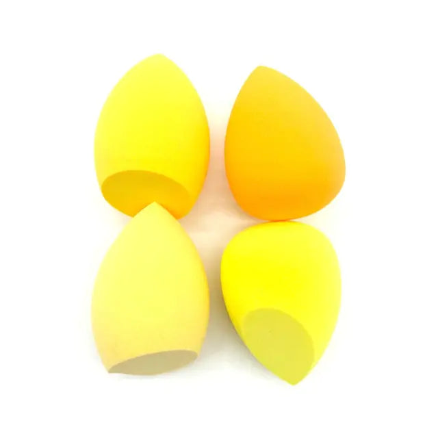 4 esponjas de maquillaje.