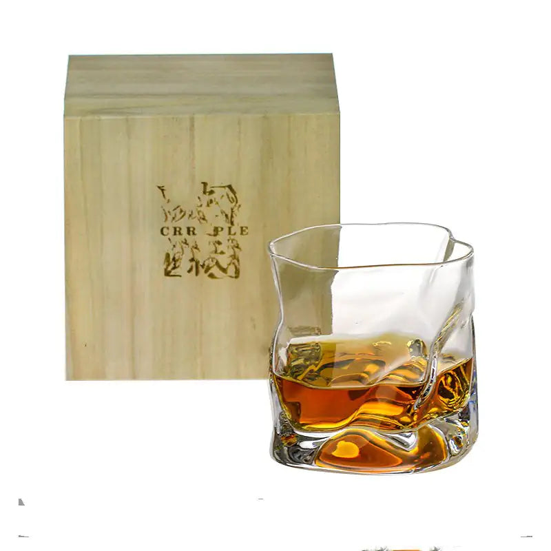 Vaso de whisky estilo japonés arrugado
