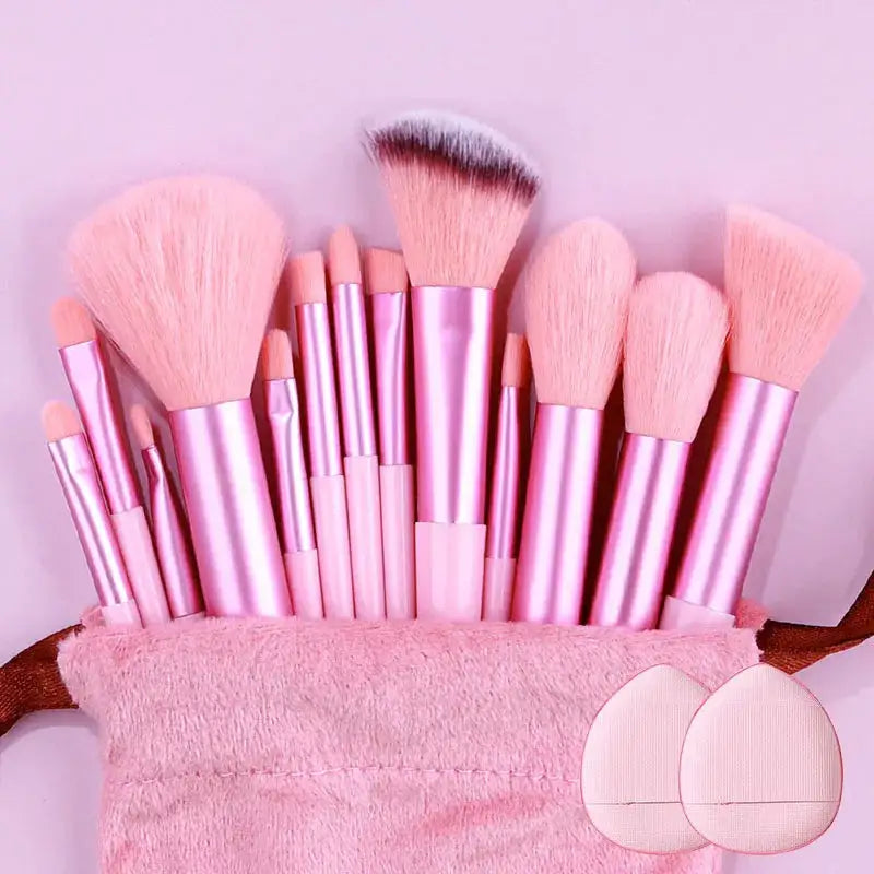 Juego de brochas de maquillaje.