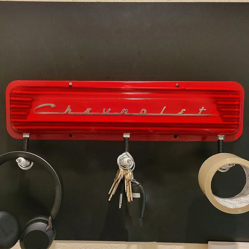 Perchero de pared con capó con guión vintage